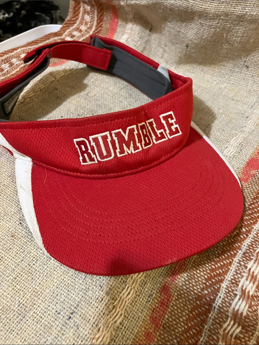 Richardson Dryve color split “Rumble” athletic visor